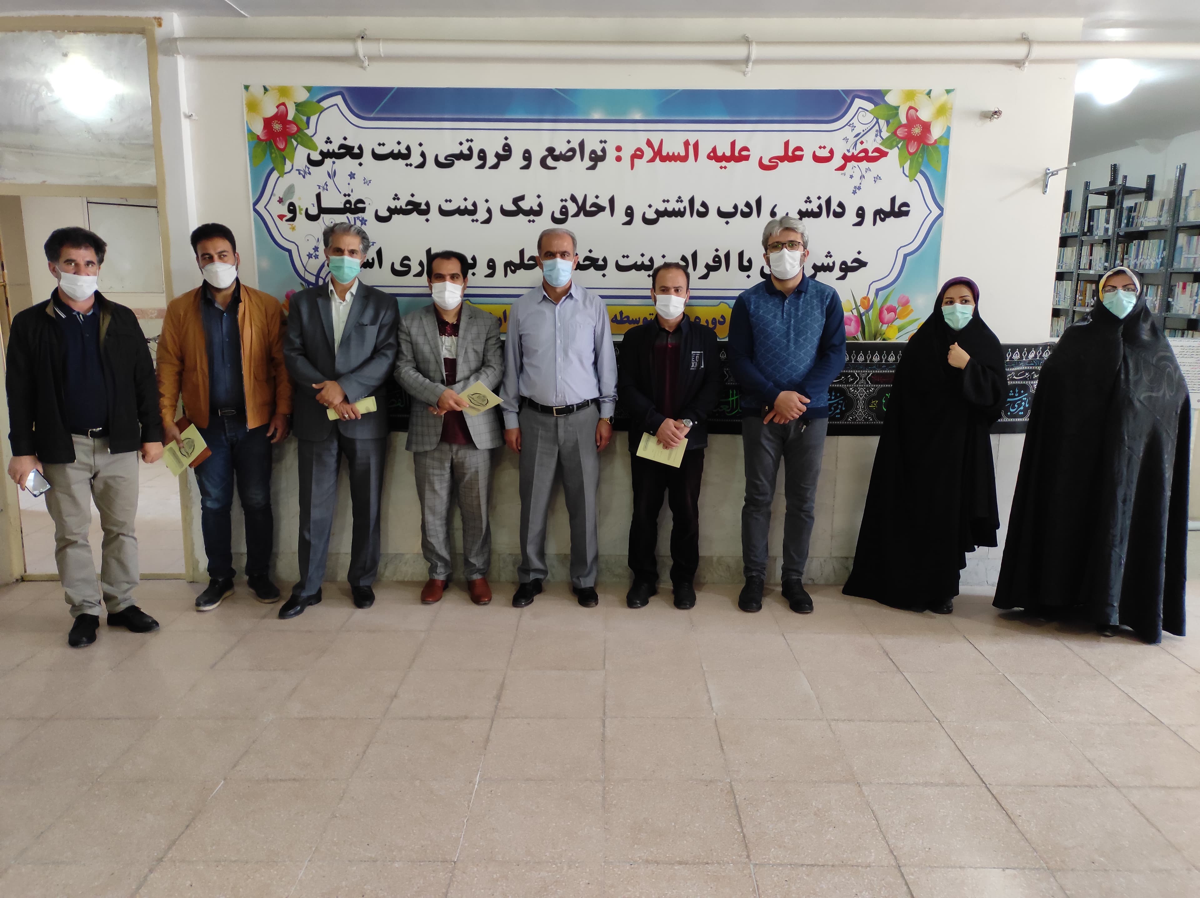 اعضای انجمن اولیا و مربیان مدرسه در سال تحصیلی 1401-1400